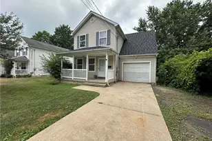 933 W 37th St, Ashtabula, OH 44004 - Photo 3