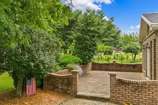 1806 Pennsylvania Ave, Belpre, OH 45714 - Photo 9