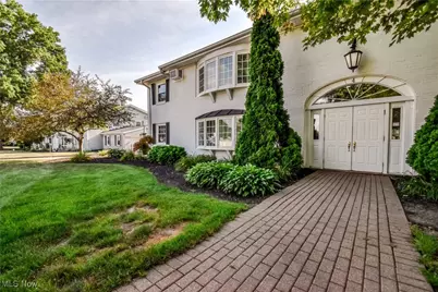 4 Meadowlawn Drive #7, Mentor, OH 44060 - Photo 1