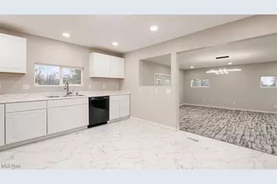 5617 Skyline Dr, Cambridge, OH 43725 - Photo 7