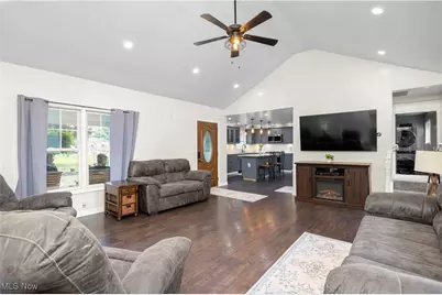 6635 Lake, Elyria, OH 44035 - Photo 7