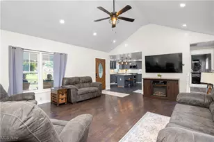 6635 Lake, Elyria, OH 44035 - Photo 7