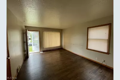 19289 Stafford Avenue, Maple Heights, OH 44137 - Photo 3