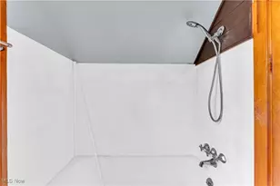 915 Helmsdale Rd, Loveland, OH 44112 - Photo 11