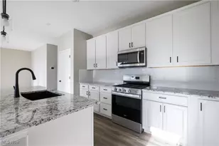 3797 Jacobs Ln, Green, OH 44685 - Photo 3