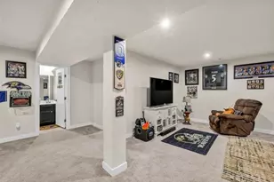 5454 Schueller Blvd, Sheffield Village, OH 44054 - Photo 25