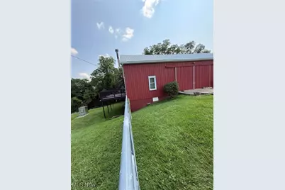 9189 E Pike, Norwich, OH 43767 - Photo 3