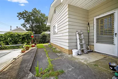 100 E Decker Drive, Green Hills, OH 44131 - Photo 33