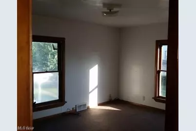 137 Grove Drive, Ashtabula, OH 44004 - Photo 3