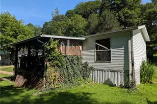 422 Sand Ridge Rd, Millstone, WV 25261 - Photo 5