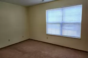 2954 Megan Cir, Youngstown, OH 44505 - Photo 7