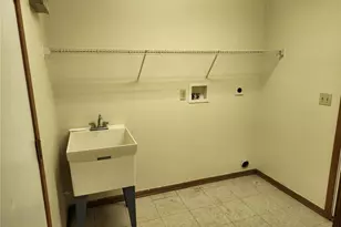 2954 Megan Cir, Youngstown, OH 44505 - Photo 19