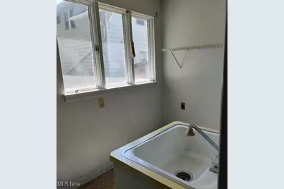 140 W Summit Street, Alliance, OH 44601 - Photo 13