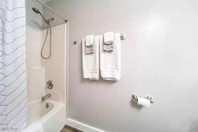 310 Essex Road, Vermilion, OH 44089 - Photo 27