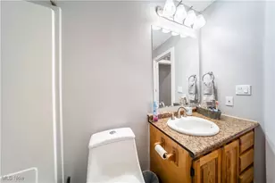 310 Essex Rd, Vermilion, OH 44089 - Photo 35