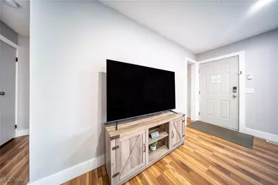 310 Essex Road, Vermilion, OH 44089 - Photo 7