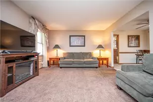 2211 Penny Ln, Austintown, OH 44515 - Photo 17