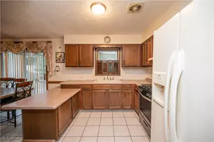 2211 Penny Ln, Austintown, OH 44515 - Photo 11