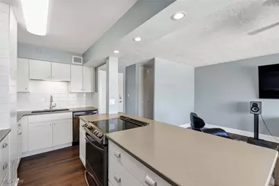 12520 Edgewater Drive #1608, Oakwood, OH 44107 - Photo 9