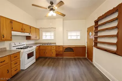 908 Phoenix Avenue, Chester, WV 26034 - Photo 9