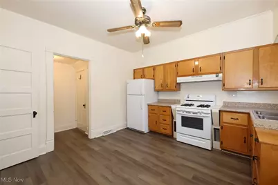 908 Phoenix Avenue, Chester, WV 26034 - Photo 7