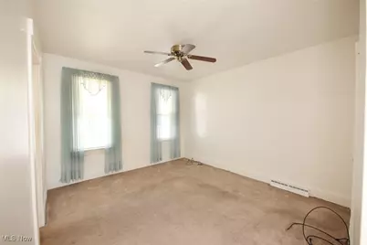 908 Phoenix Avenue, Chester, WV 26034 - Photo 15