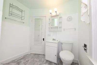 908 Phoenix Avenue, Chester, WV 26034 - Photo 17