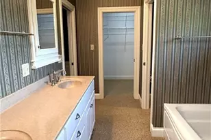 241 Fairway Dr, Millersburg, OH 44654 - Photo 27