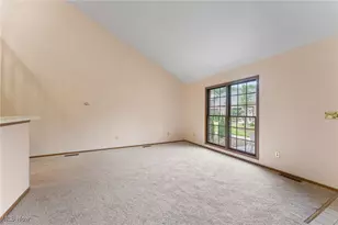 1707 Westhampton Dr, Austintown, OH 44515 - Photo 7