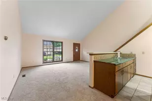 1707 Westhampton Dr, Austintown, OH 44515 - Photo 5