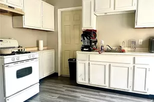 1563 Clermont Rd, Loveland, OH 44110 - Photo 7