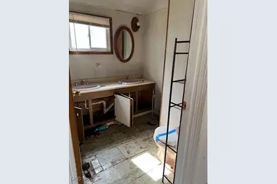 9618 Raymond Avenue, Loveland, OH 44104 - Photo 7