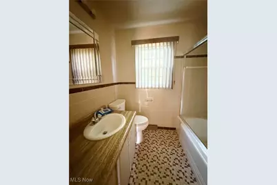 3300 Briarwood Lane, Youngstown, OH 44511 - Photo 9