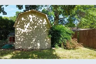 3300 Briarwood Lane, Youngstown, OH 44511 - Photo 13