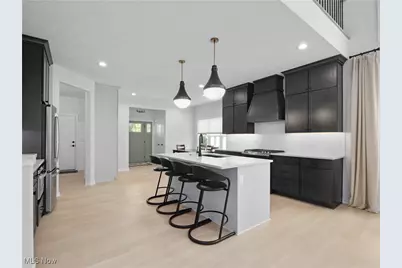 143 Town Centre Drive, Grandview Heights, OH 44147 - Photo 5