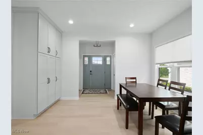 143 Town Centre Drive, Grandview Heights, OH 44147 - Photo 7