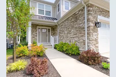 143 Town Centre Drive, Grandview Heights, OH 44147 - Photo 3