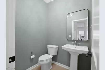 143 Town Centre Drive, Grandview Heights, OH 44147 - Photo 11