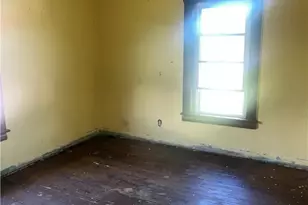 18 W Faith St, Struthers, OH 44471 - Photo 11