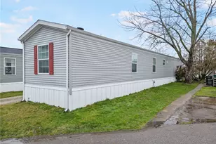 12860 Mayfield Rd, Chardon, OH 44024 - Photo 3