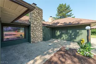 433 Chestnut Rd, Green Hills, OH 44131 - Photo 3