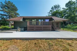 433 Chestnut Rd, Green Hills, OH 44131 - Photo 5