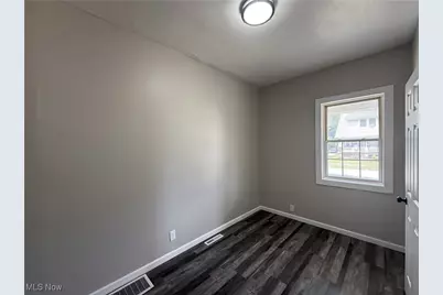 813 W 17th Street, Lorain, OH 44052 - Photo 7
