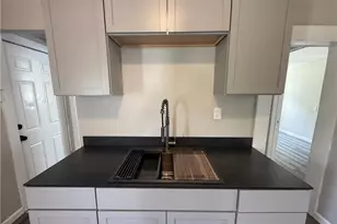 813 W 17th St, Lorain, OH 44052 - Photo 5