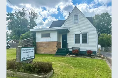 1542 Woodland Street NE, Warren, OH 44483 - Photo 1