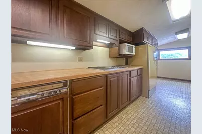 1542 Woodland Street NE, Warren, OH 44483 - Photo 33