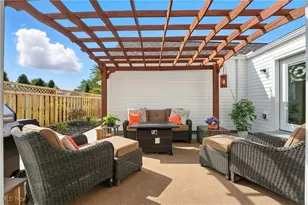 2001 Brownlee Ave, Youngstown, OH 44514 - Photo 17