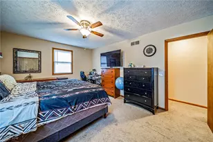 30317 Thomas St, Willowick, OH 44095 - Photo 25