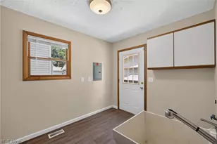 30317 Thomas St, Willowick, OH 44095 - Photo 7