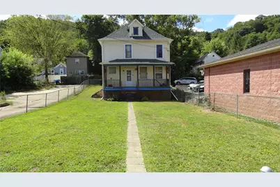 122 Carolina Avenue, Chester, WV 26034 - Photo 1